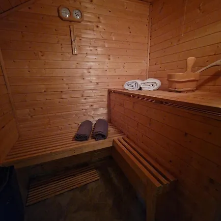 Areholtet Log Cabin, Norway * Kleppo